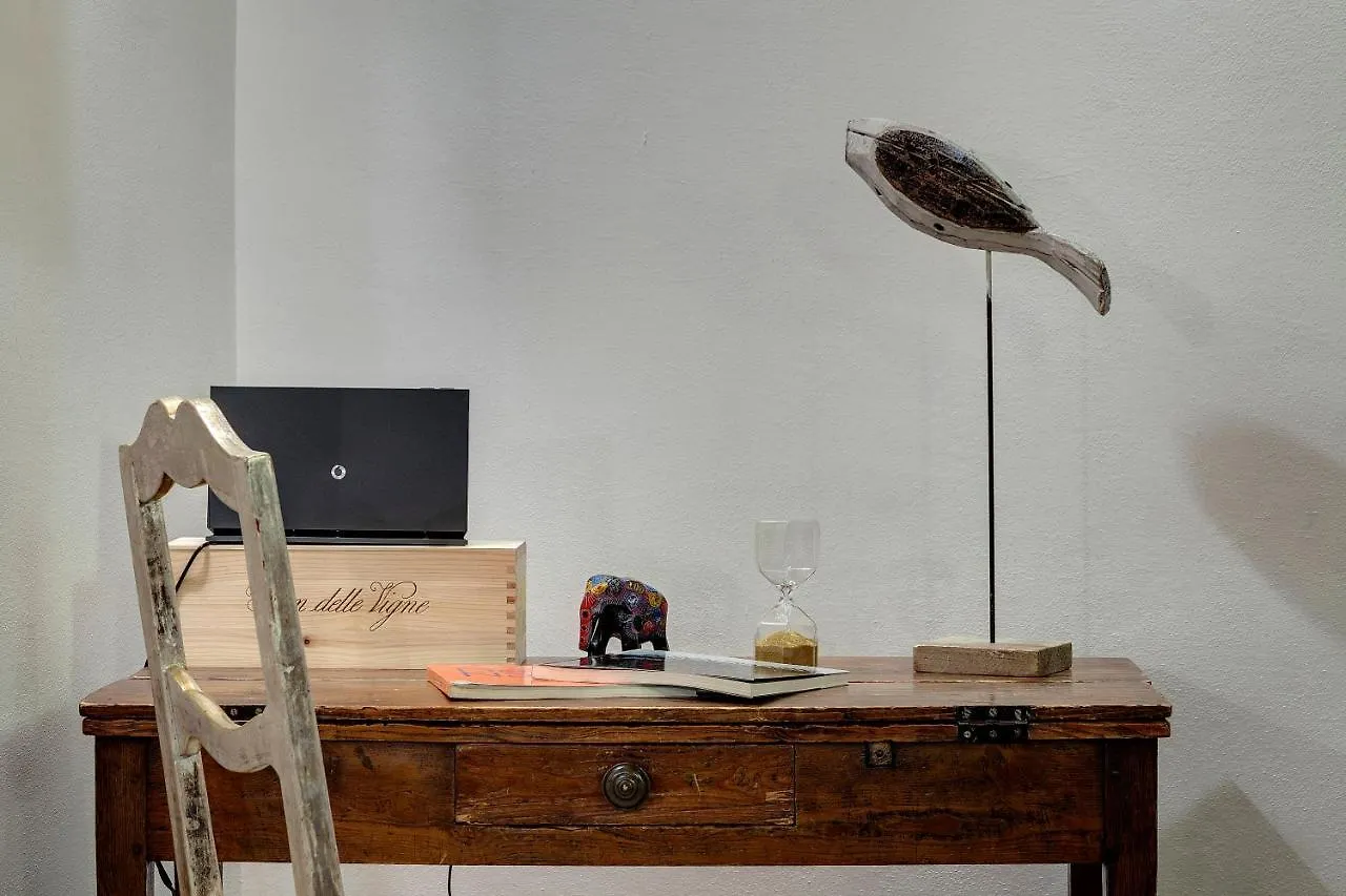 Diciotto Apartment By Mamo Florence